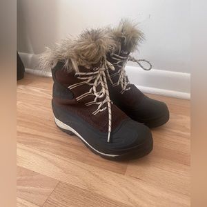Columbia Winter Rain Snow Boots Shoes Women's Size 9. Repunzel YL6915-256